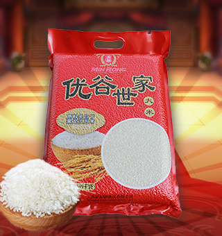 新閩融優(yōu)谷世家五常大米:產(chǎn)自黑龍江五常5kg，五常稻花香大米其品質(zhì)可謂上乘，米粒均勻，色澤光亮，醇厚綿長(zhǎng)，芳香四溢。成飯食味清淡略甜，綿軟略粘，芳香爽口，飯粒表面油光艷麗， 剩飯不回生，是百姓餐桌上的******，是日常生活中做米飯的佳品。