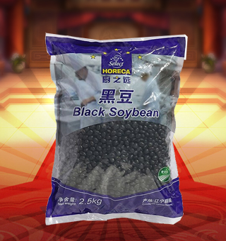 廚之選(HORECA SELECT)黑豆產(chǎn)自遼寧朝陽(yáng)2.5kg每袋，用水洗凈后煮、炒、燉，或與大米、小米等其它糧食按比例放入制作各種營(yíng)養(yǎng)米粥，經(jīng)常食用，有益健康。富含多種維生素、礦物質(zhì)及微量元素，營(yíng)養(yǎng)美味，深受廣大消費(fèi)者的認(rèn)可與喜愛(ài)。