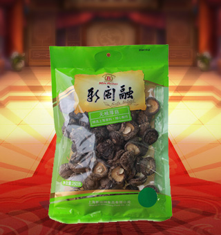 新閩融無根厚菇產(chǎn)自浙江麗水250g每袋，精選優(yōu)質(zhì)厚菇，經(jīng)先進(jìn)工藝加工而成，其味清香可口，質(zhì)地細(xì)膩，是一種風(fēng)味獨(dú)特的食用菌。將本品用清水洗凈浸泡后，可直接與肉絲爆炒、排骨煲湯，或作為佐料，葷素皆宜。本產(chǎn)品采用的是袋裝的包裝方式，包裝較輕，讓您攜帶起來更加的方便自如。