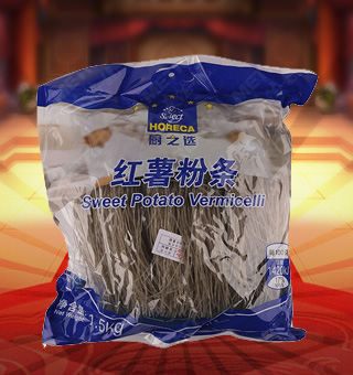 廚之選紅薯粉條產(chǎn)自山東濟寧1.5kg每袋，精選優(yōu)質(zhì)綠豆淀粉等為原料，融合水精制而成，品質(zhì)優(yōu)良，天然上等，營養(yǎng)豐富。入口順滑，口齒留香，產(chǎn)品選料考究，口味純正，美味又健康，品質(zhì)優(yōu)質(zhì)，值得信賴。塑料質(zhì)地包裝，粉絲分明可見，食用簡單方便，是廚房常備品的上佳選擇。