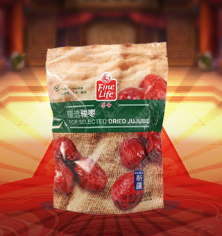薈食(FINE LIFE)臻選駿棗產(chǎn)自新疆和田250g每袋，薈食臻選駿棗中富含豐富的蛋白質(zhì)、脂肪、碳水化合物及鈉等微量元素，有助于補(bǔ)充人體所需。采用精美袋式包裝，大氣上檔次，適合煮粥、煲湯、泡水等，食法多樣，是你居家生活的必備選擇。