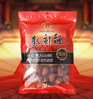 新閩融品珍閣和田佳品紅棗產(chǎn)自新疆和田500g每袋，和田紅棗是產(chǎn)自新疆和田地區(qū)的紅棗，又名“和田大棗” 和田紅棗以其個(gè)大、皮薄、核小、肉厚、顏色好、干而不皺出名。