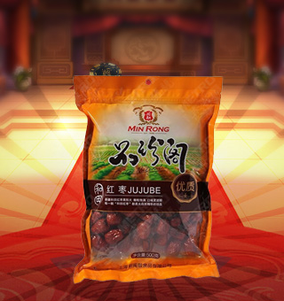 新閩融品珍閣優(yōu)質(zhì)紅棗產(chǎn)自新疆和田500g每袋，紅棗是一種營(yíng)養(yǎng)佳品，被譽(yù)為“百果之王”。紅棗含有豐富的維生素A、B、C等人體必須的多種維生素和18種氨基酸、礦物質(zhì) 