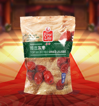 薈食(FINE LIFE)臻選灰棗產(chǎn)自新疆和田500g每袋，精選優(yōu)質(zhì)新疆和田紅棗為原料，經(jīng)先進(jìn)工藝精心制作而成，肉質(zhì)緊實(shí)，濕度適中，輕松享受。薈食臻選灰棗中富含豐富的蛋白質(zhì)、脂肪、碳水化合物及鈉等微量元素，有助于補(bǔ)充人體所需。采用精美袋式包裝，大氣上檔次，適合煲粥、泡茶、做餡等，食法多樣，是你居家生活的必備選擇