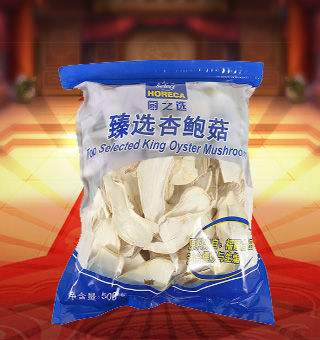 廚之選(HS)臻選杏鮑菇產(chǎn)自福建古田500g每袋，精選優(yōu)質(zhì)杏鮑菇，經(jīng)先進(jìn)工藝加工而成，其味清香可口，質(zhì)地細(xì)膩，是一種風(fēng)味獨(dú)特的食用菌。將本品用清水洗凈浸泡后，可直接與肉絲爆炒、排骨煲湯，或作為佐料，葷素皆宜。本產(chǎn)品采用的是袋裝的包裝方式，包裝較輕，讓您攜帶起來更加的方便自如。