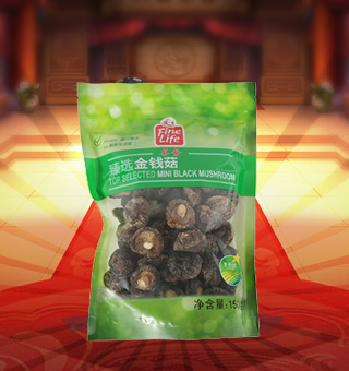 薈食(FINE LIFE)臻選金錢菇產(chǎn)自浙江麗水150g每袋，精選優(yōu)質(zhì)香菇，菇肉肥厚，色澤均勻，厚實(shí)圓潤，自然鮮美，味道純正，方便食用。香菇具有高蛋白、低脂肪和多種維生素等營養(yǎng)成分，可用來配菜、搭配煲湯、小炒等多種吃法。