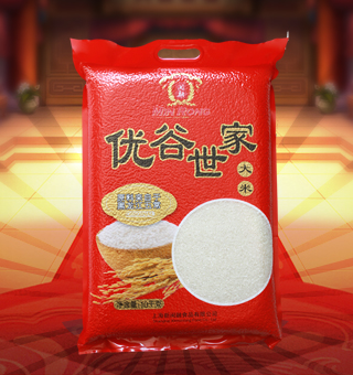 新閩融優(yōu)谷世家五常大米產(chǎn)自黑龍江五常10kg每袋，五常大米受產(chǎn)區(qū)獨特的地理、氣候等因素影響，干物質(zhì)積累多，直鏈淀粉含量適中，支鏈淀粉含量較高。由于水稻成熟期產(chǎn)區(qū)晝夜溫差大，五常稻花香大米中可速溶的雙鏈糖積累較多，對人體健康有益，有助于消化吸收。