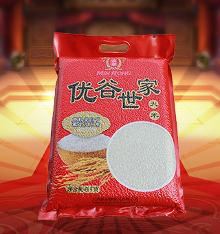 新閩融優(yōu)谷世家五常大米產(chǎn)自黑龍江五常5kg每袋，五常稻花香大米其品質(zhì)可謂上乘，米粒均勻，色澤光亮，醇厚綿長，芳香四溢。成飯食味清淡略甜，綿軟略粘，芳香爽口，飯粒表面油光艷麗， 剩飯不回生，是百姓餐桌上的******，是日常生活中做米飯的佳品。